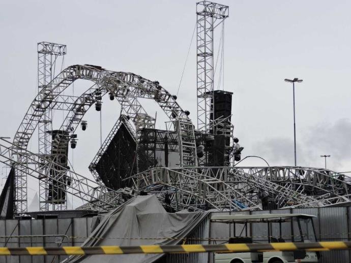 Ir para  <p><big>Uma pessoa morreu e outras tr&ecirc;s ficaram feridas depois que a&nbsp;estrutura do palco principal de um festival de m&uacute;sica eletr&ocirc;nica, que acontecia dentro do Parque de...